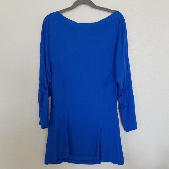 BCBG maxazira blue cold shoulder top - Picture 2 of 8